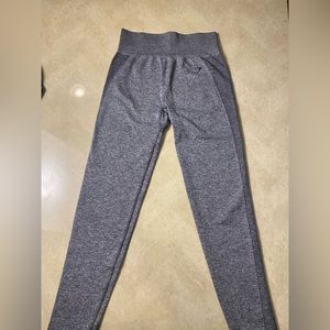 Gym shark leggings
